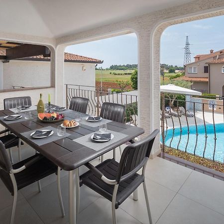 Villa Alena Πόρετς Εξωτερικό φωτογραφία