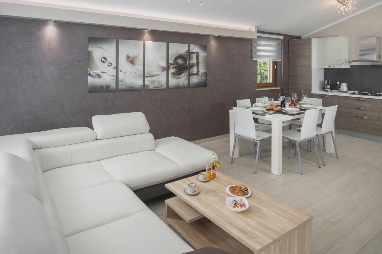Villa Alena Πόρετς Εξωτερικό φωτογραφία
