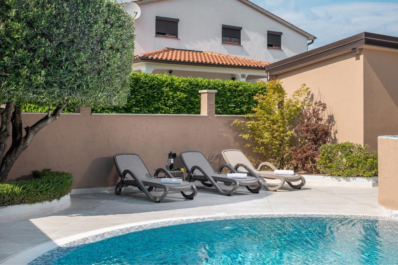 Villa Alena Πόρετς Εξωτερικό φωτογραφία